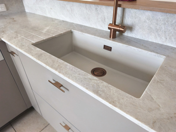 Rénovation complète d’une cuisine à Odenas : modernité et élégance au cœur de la maison